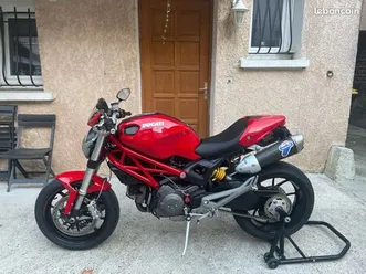 ducati monster 1100 – 2009 – 47 000 km – très bon état
