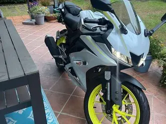 r 125