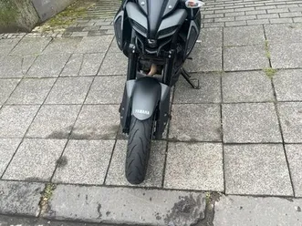 yamaha mt 125 unter den weihnachtsbaum ;-)