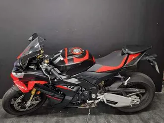 aprilia rsv4