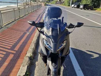 yamaha tmax 560 icon black nero