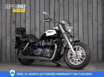 triumph bonneville 900