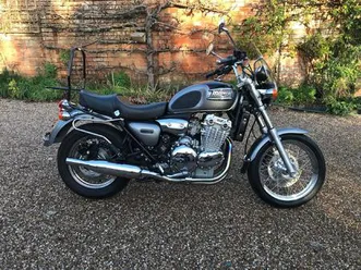 triumph thunderbird 900 two-tone 885 cc