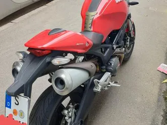 ducati monster 696
