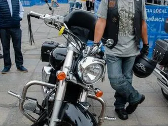 suzuki - intruder 800