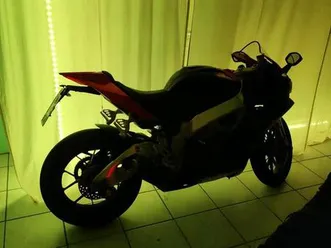 aprilia rsv 4 factory