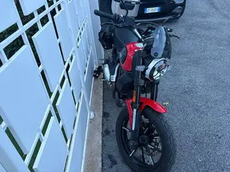 ducati scrambler icon 800 rosso