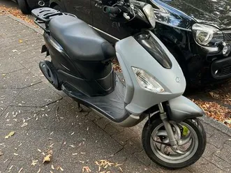 piaggio fly 100