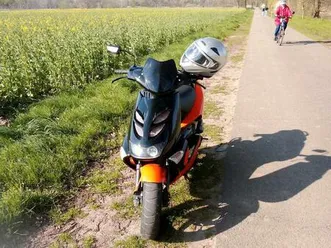 aprila sr 50/ 25/45 papiere (mofa)zuverkaufen