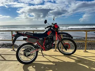 yamaha @125 dt lc carcavelos e parede