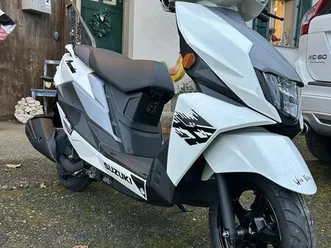 suzuki avenis 125 roller