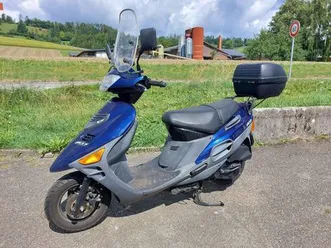 suzuki an 125 ccm roller scooter mit topcase und windschild
