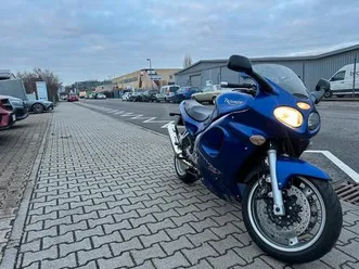 triumph sprint st 955