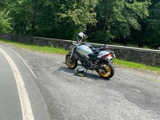 ② ducati monster 900