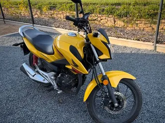 moto honda cb125f jaune (exclu)