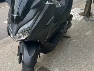 beau honda forza 125