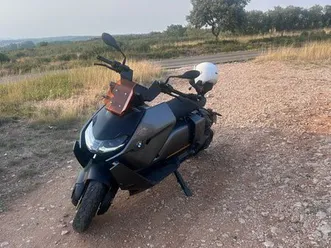 scooter électrique bmw ce 04 modèle 2023