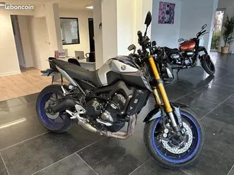 yamaha mt 09 sp ligne akrapovic/ full entretien yamaha+++