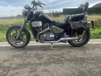 ② honda vt700 ‘86 (shadow)