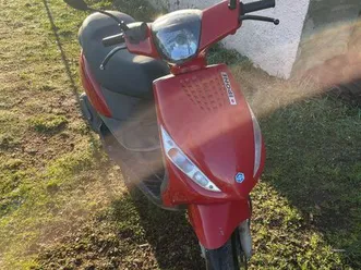 scooter piaggio zip