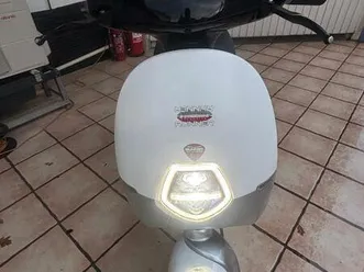 ② scooter electrique (lithium-ion) 2019