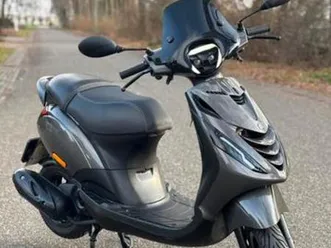 ◊ zeer nette piaggio zip sp brom 2017 4t porsche grijs! ◊ — scooters | piaggio — marktplaats