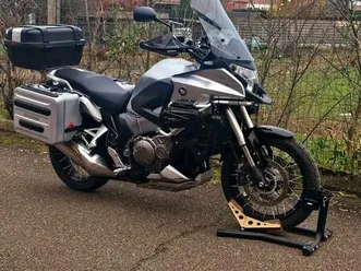 ② honda vfr 1200x aventureuse + 1 an de garantie