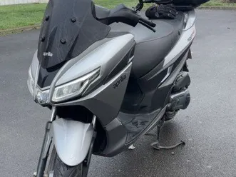 scooter aprilia sxr 50