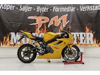 triumph-motorcycles-daytona-675-triple-rou061-bytbil-com