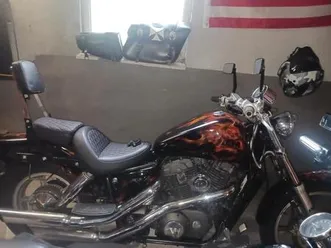 ② honda shadow 1100