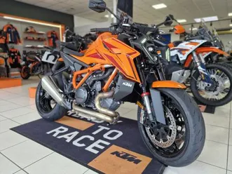 ktm 1390 super duke r 2025 1390 cm3 | moto roadster | 576 km | orange | 56880 ploeren