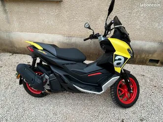 scooter aprilia sr gt 125 – 1 530 km – état neuf