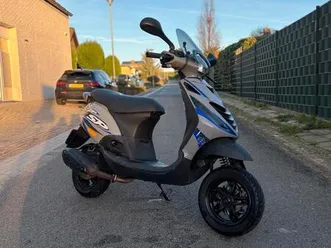 ② piaggio zip 125 cc ac skr