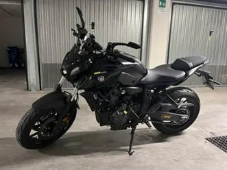 yamaha mt07 anno 2021 akrapovic