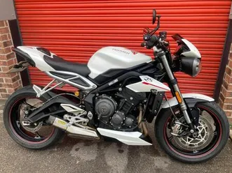 triumph street triple 765 rs,arrow exhaust,5,800 miles,extras