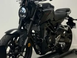 a vendre honda cb125r 2024 noir