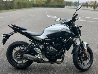 yamaha mt07 (a2)