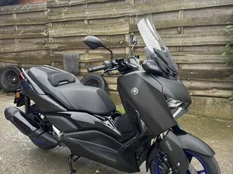 yamaha xmax 300, 2025 god.
