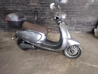 artisan electric scooter evc 2025 / 25 @ mcd cars