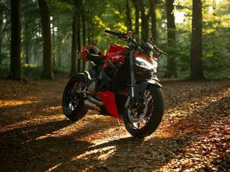 ② ducati streetfighter v2