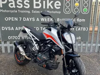 2022 ktm 390 duke a2 licence motorcycle - 1352 miles from new!
