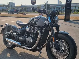 triumph bonneville bobber