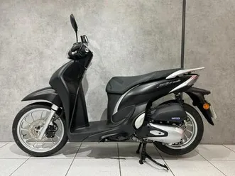 75/2025 honda sh mode 125 - only 484 miles!
