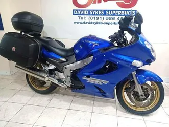 kawasaki zzr1200 04-reg (private plate ) 40388 miles with luggage £2999.otr
