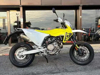 husqvarna 701 supermoto motard bianco