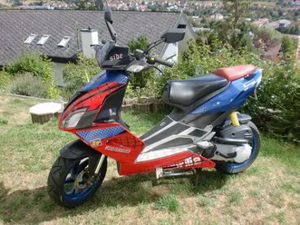 aprilia sr50 50 ccm roller incl. seitenständer & 2 seitenspiegel