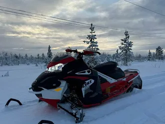 siisti peli maltillisilla kilometreillä