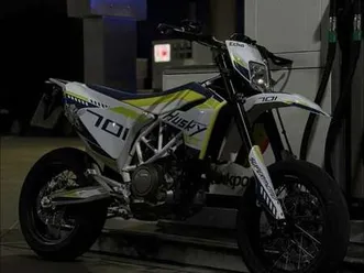 husqvarna 701 supermoto