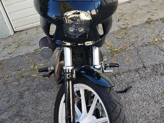 2017-sportster-r-1200-custom