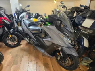 kymco ak 550 abs trc